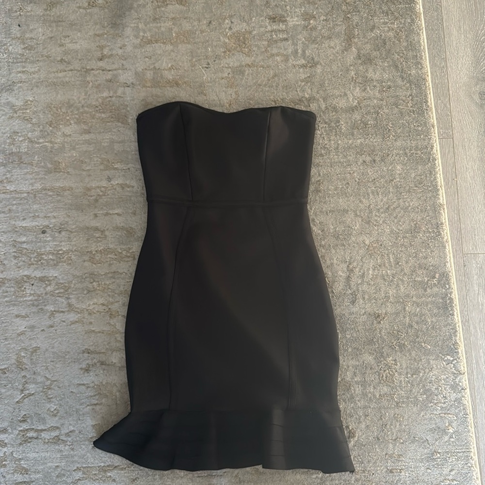 Women’s black mini strapless dress